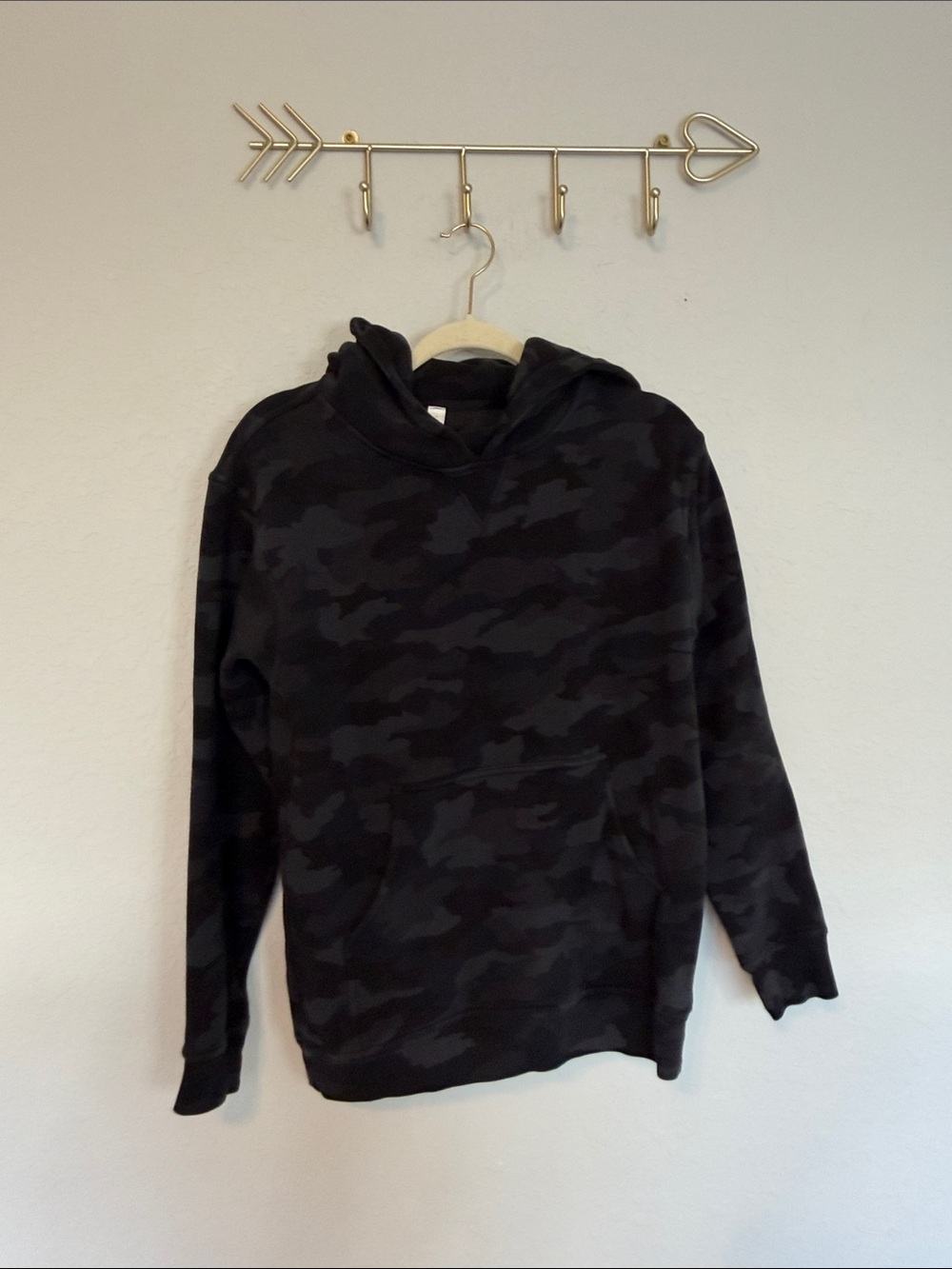 LISTING TITLE
Lululemon Camo Pullover Hoodie Black Gray Size 6